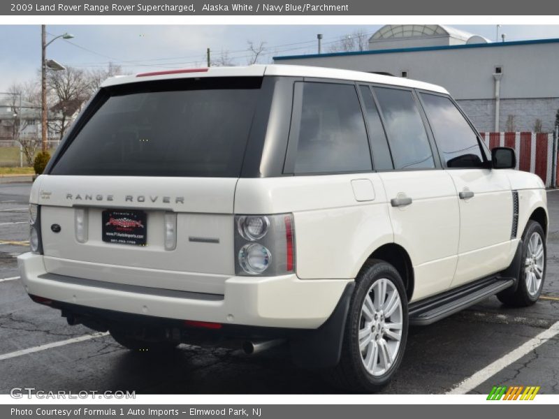 Alaska White / Navy Blue/Parchment 2009 Land Rover Range Rover Supercharged