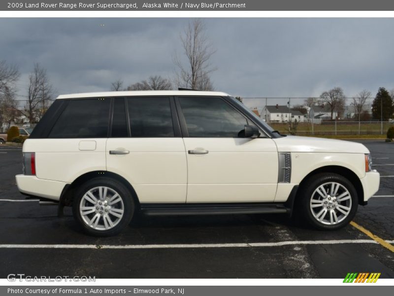 Alaska White / Navy Blue/Parchment 2009 Land Rover Range Rover Supercharged
