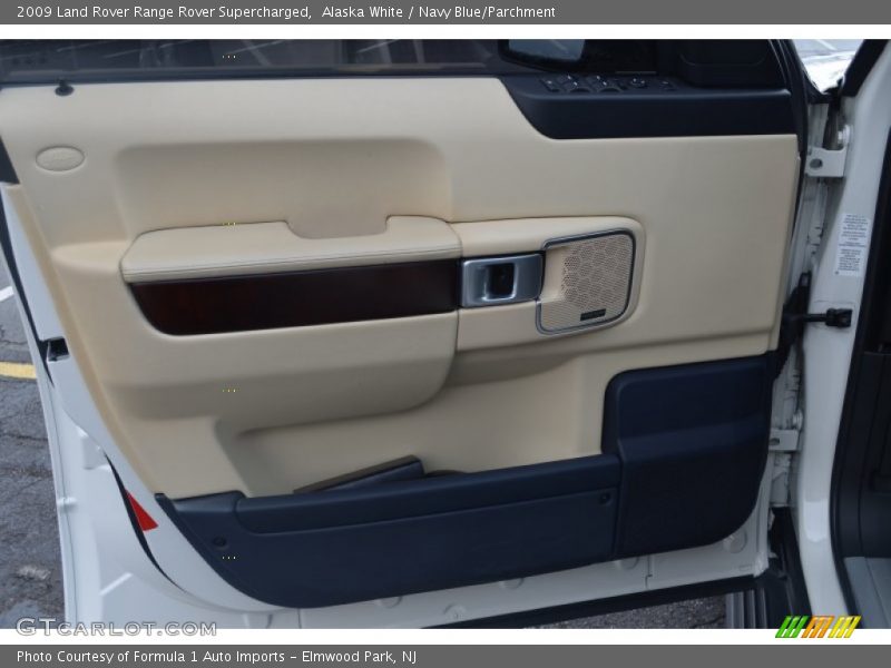 Alaska White / Navy Blue/Parchment 2009 Land Rover Range Rover Supercharged