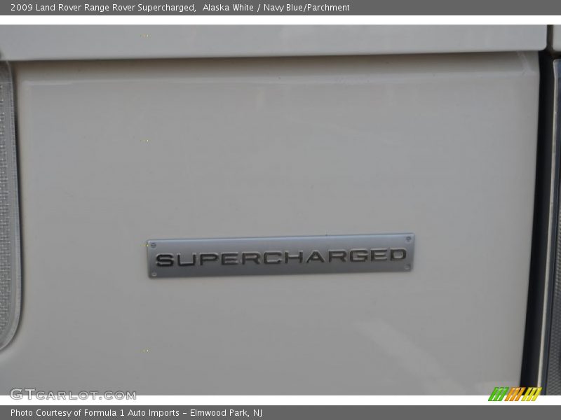 Alaska White / Navy Blue/Parchment 2009 Land Rover Range Rover Supercharged