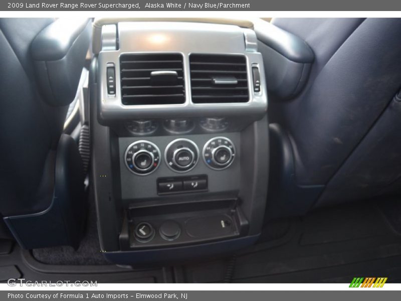 Alaska White / Navy Blue/Parchment 2009 Land Rover Range Rover Supercharged
