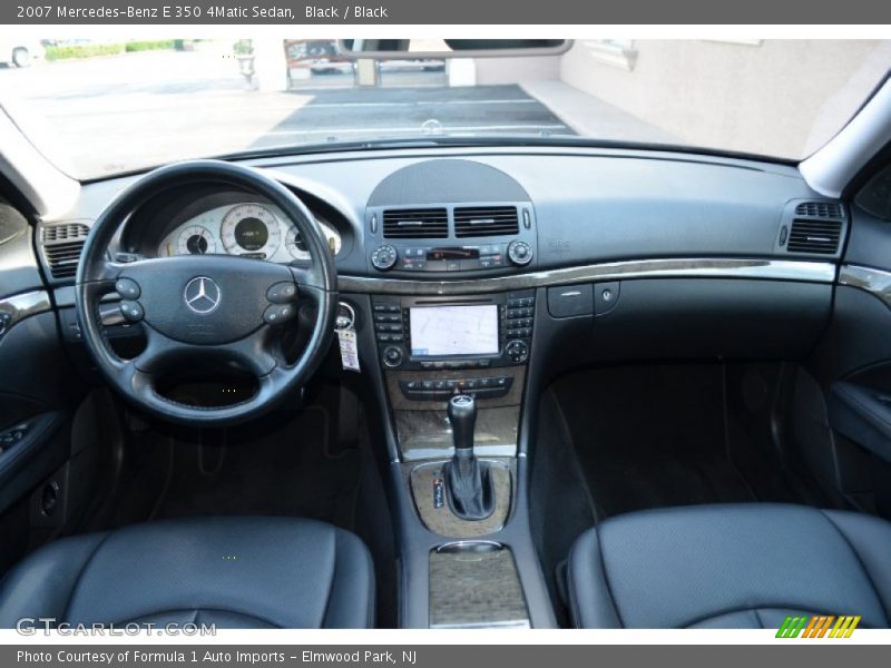 Dashboard of 2007 E 350 4Matic Sedan