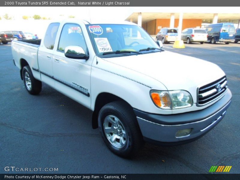 Natural White / Light Charcoal 2000 Toyota Tundra SR5 Extended Cab