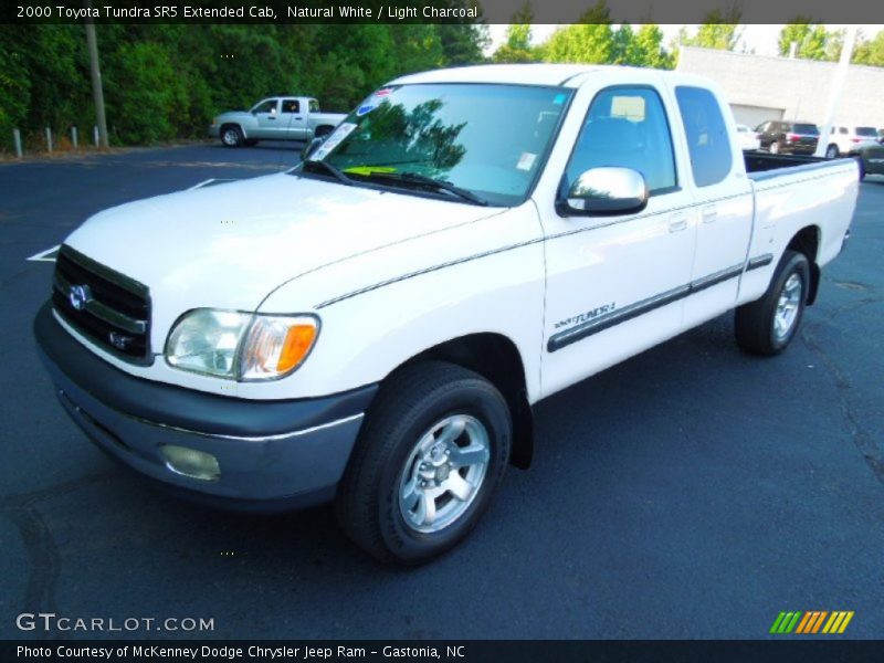 Natural White / Light Charcoal 2000 Toyota Tundra SR5 Extended Cab