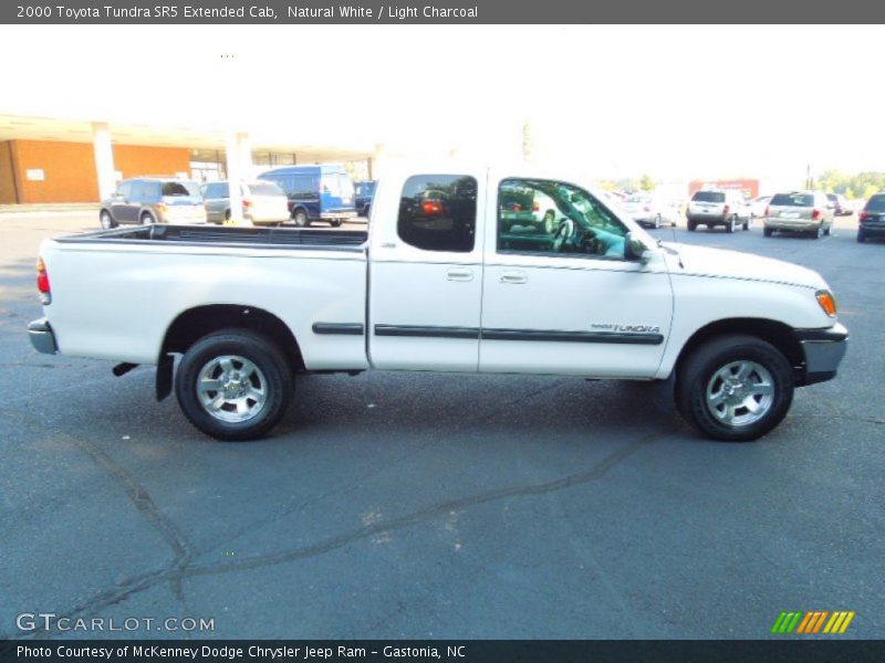 Natural White / Light Charcoal 2000 Toyota Tundra SR5 Extended Cab