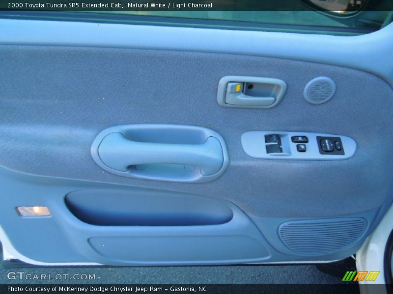 Natural White / Light Charcoal 2000 Toyota Tundra SR5 Extended Cab