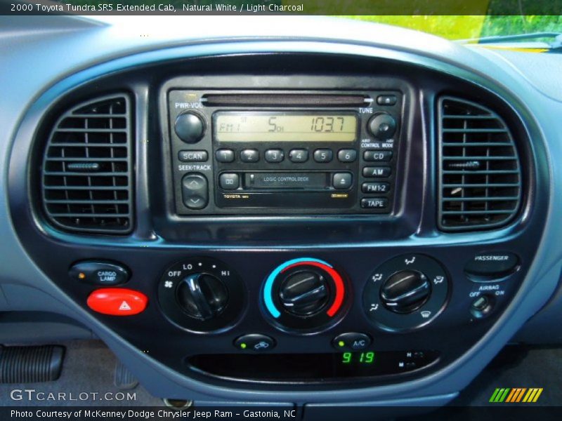 Natural White / Light Charcoal 2000 Toyota Tundra SR5 Extended Cab