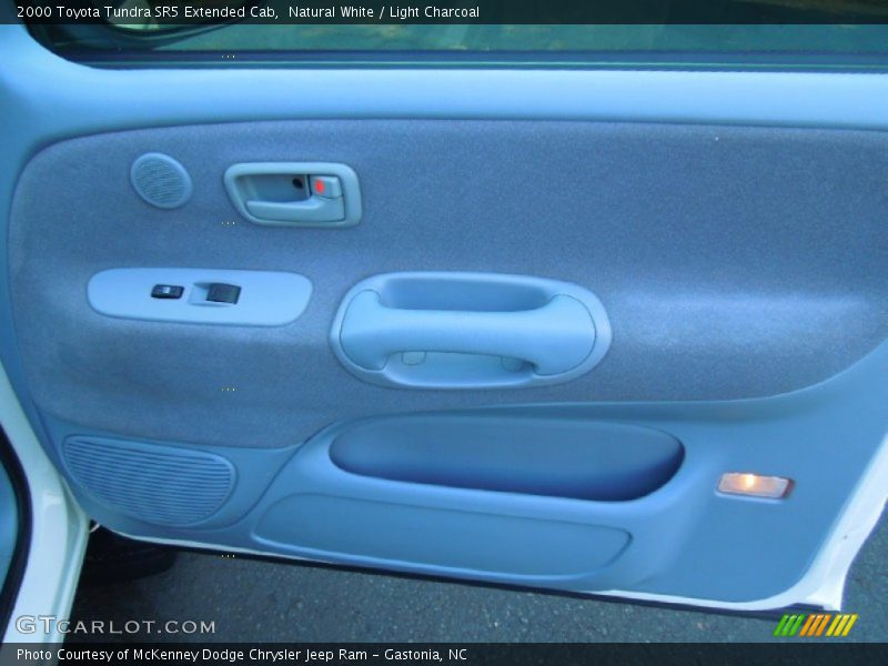 Natural White / Light Charcoal 2000 Toyota Tundra SR5 Extended Cab
