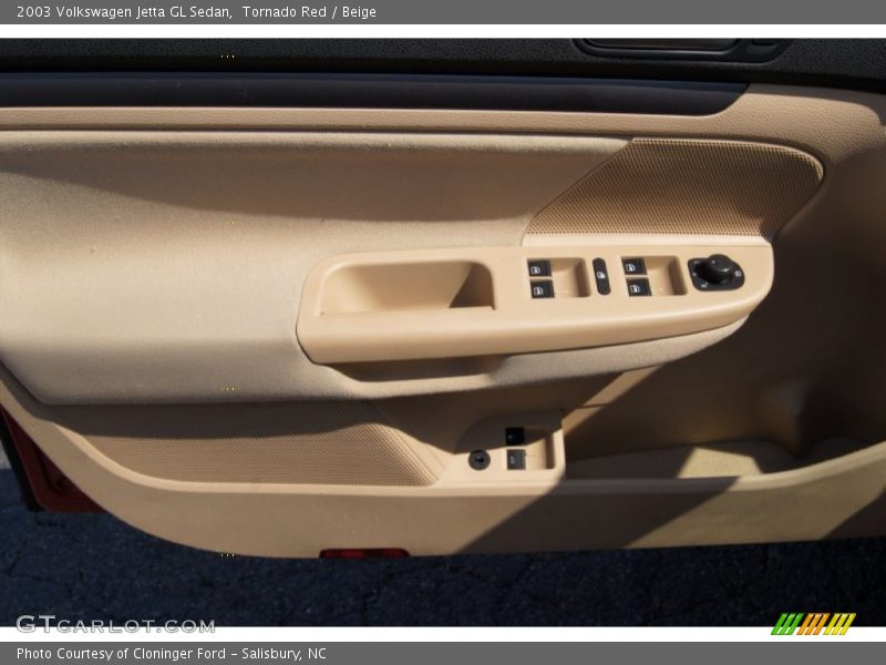 Tornado Red / Beige 2003 Volkswagen Jetta GL Sedan