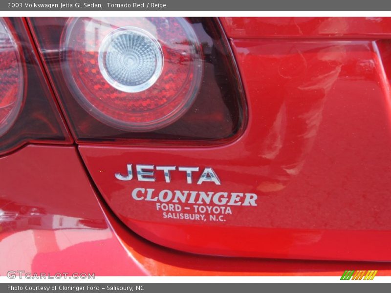 Tornado Red / Beige 2003 Volkswagen Jetta GL Sedan