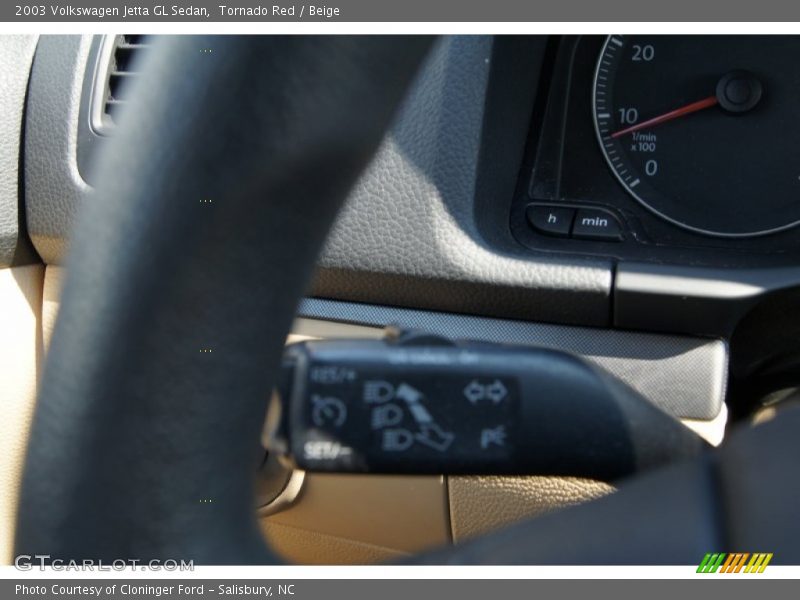 Tornado Red / Beige 2003 Volkswagen Jetta GL Sedan
