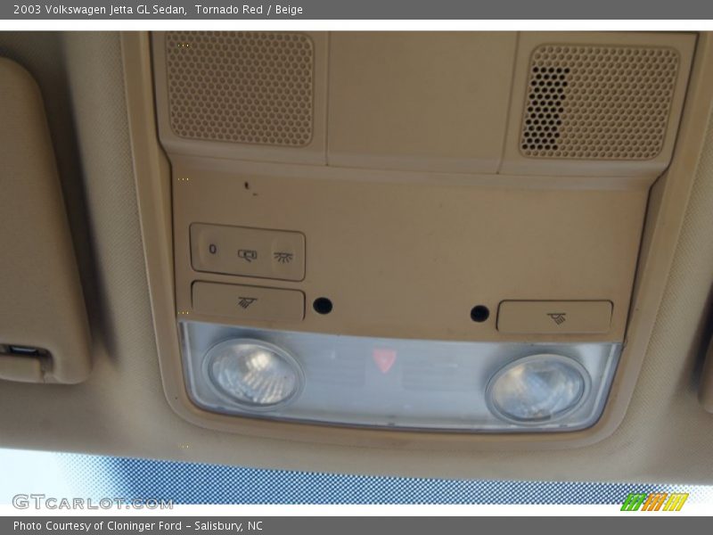 Tornado Red / Beige 2003 Volkswagen Jetta GL Sedan