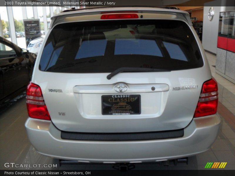 Millenium Silver Metallic / Ivory 2003 Toyota Highlander Limited