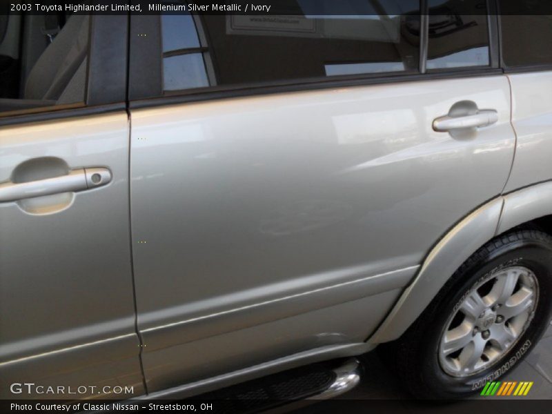 Millenium Silver Metallic / Ivory 2003 Toyota Highlander Limited