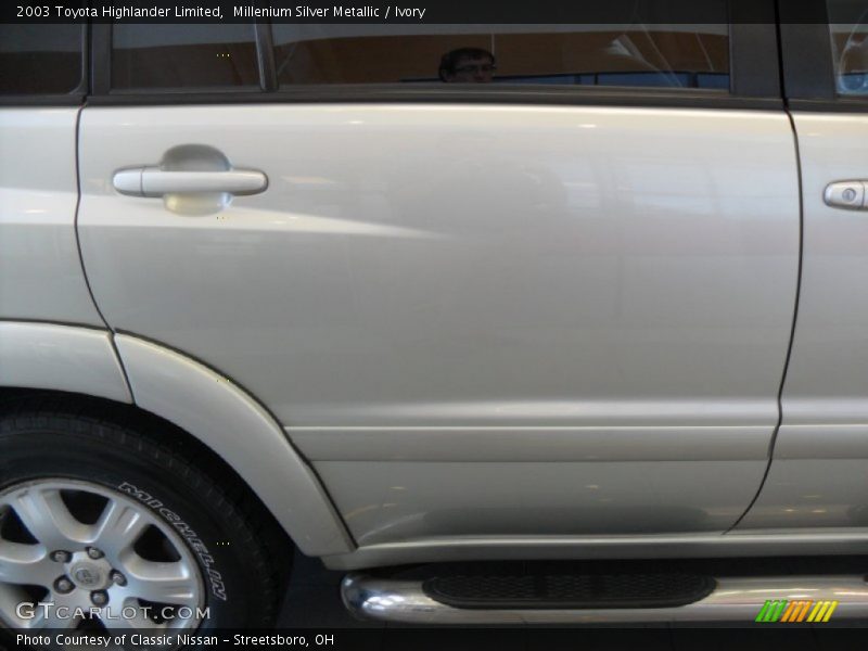 Millenium Silver Metallic / Ivory 2003 Toyota Highlander Limited