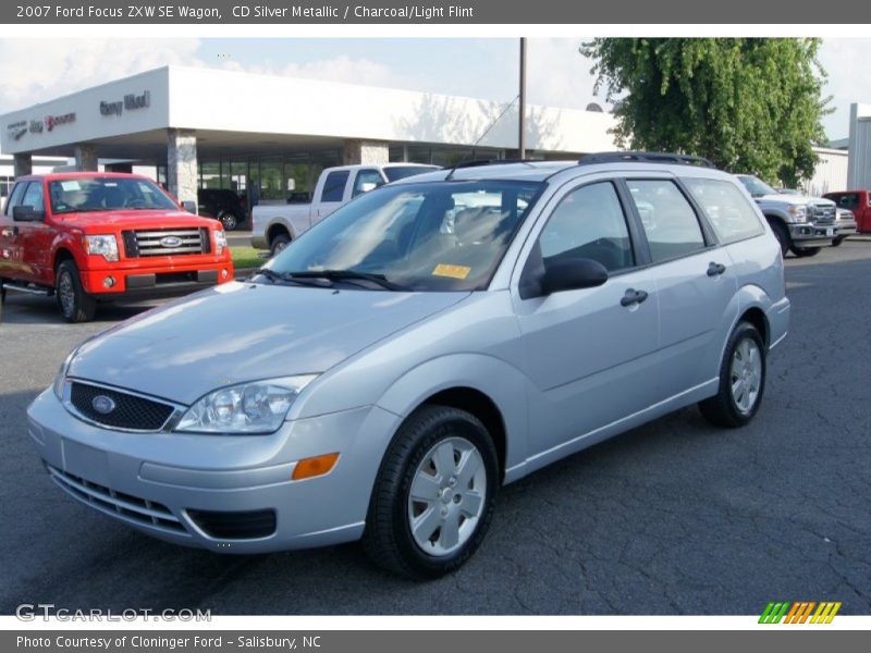 Front 3/4 View of 2007 Focus ZXW SE Wagon