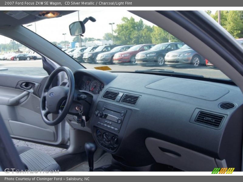 Dashboard of 2007 Focus ZXW SE Wagon