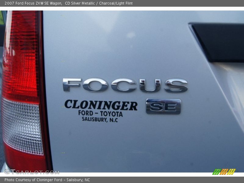 CD Silver Metallic / Charcoal/Light Flint 2007 Ford Focus ZXW SE Wagon