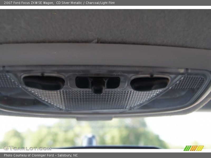 CD Silver Metallic / Charcoal/Light Flint 2007 Ford Focus ZXW SE Wagon