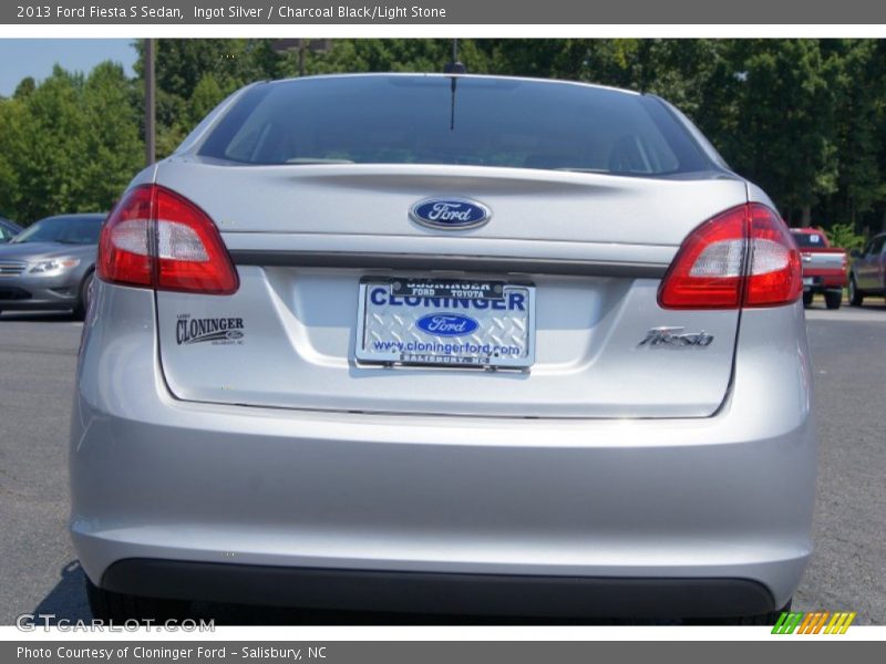 Ingot Silver / Charcoal Black/Light Stone 2013 Ford Fiesta S Sedan
