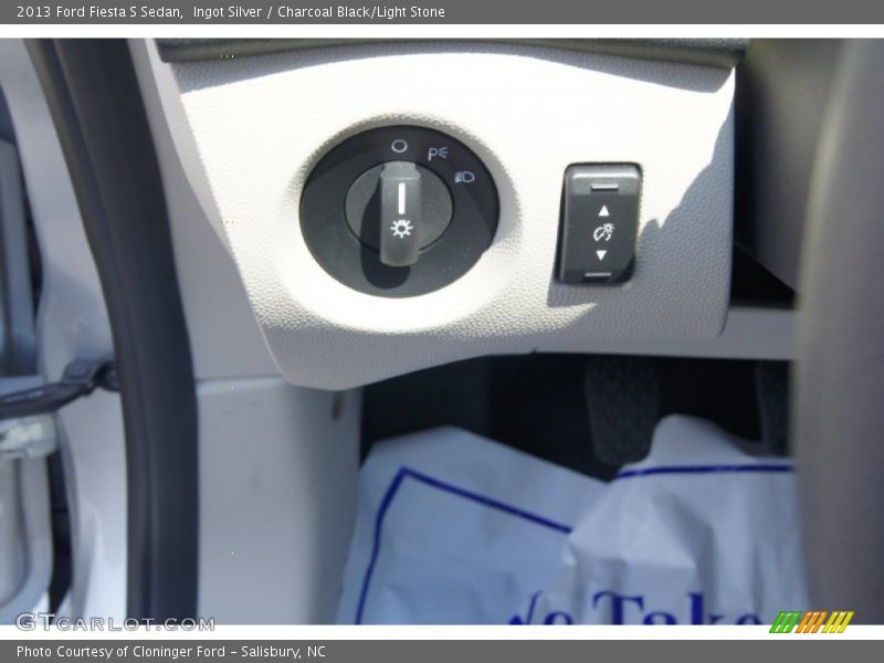 Ingot Silver / Charcoal Black/Light Stone 2013 Ford Fiesta S Sedan