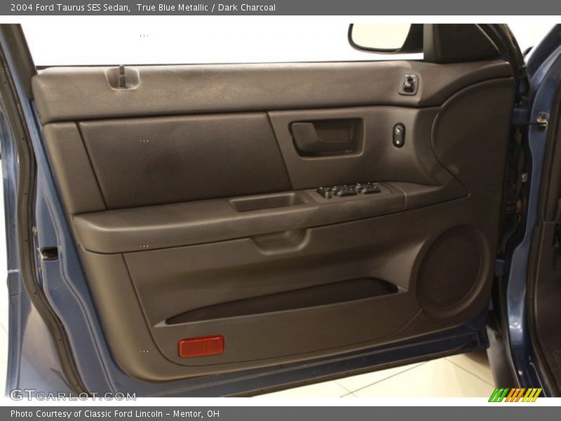 Door Panel of 2004 Taurus SES Sedan