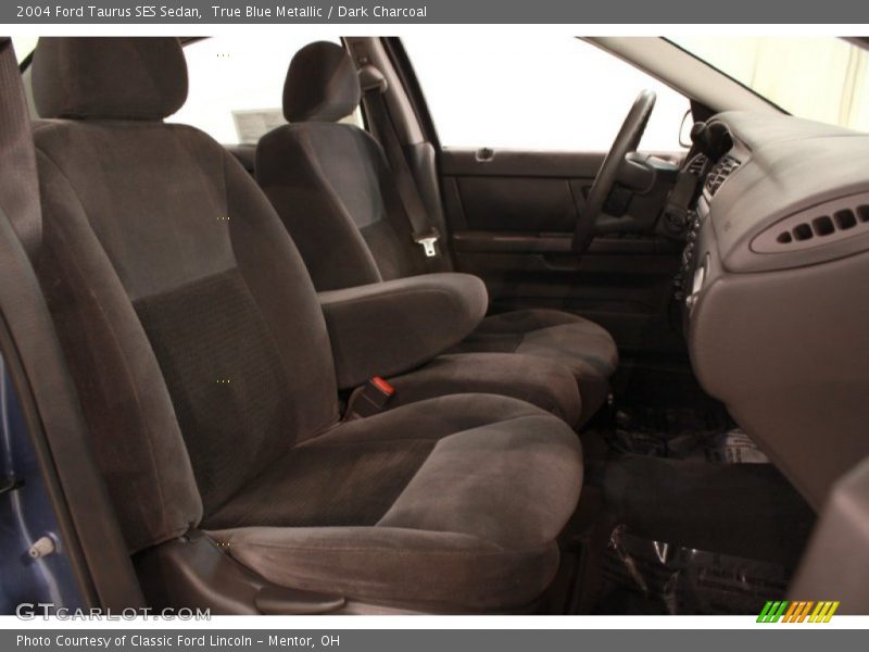 Front Seat of 2004 Taurus SES Sedan
