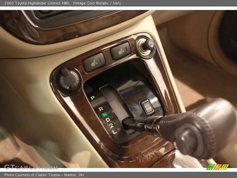Vintage Gold Metallic / Ivory 2002 Toyota Highlander Limited 4WD