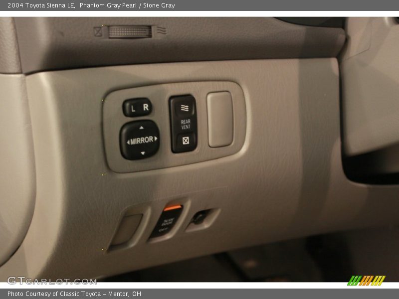 Controls of 2004 Sienna LE