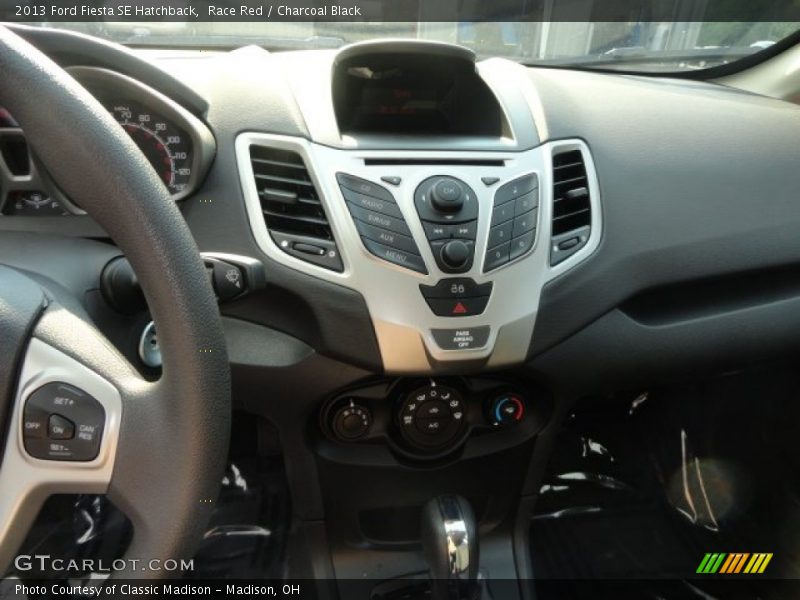 Controls of 2013 Fiesta SE Hatchback