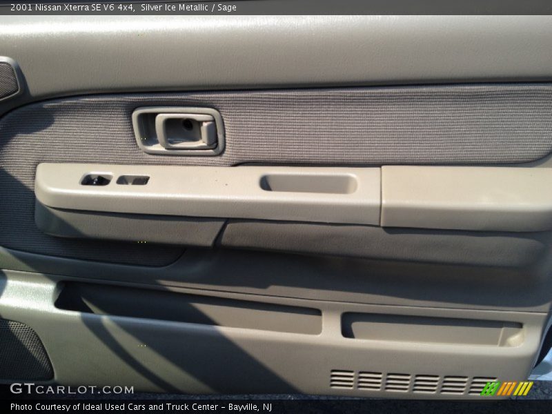 Silver Ice Metallic / Sage 2001 Nissan Xterra SE V6 4x4