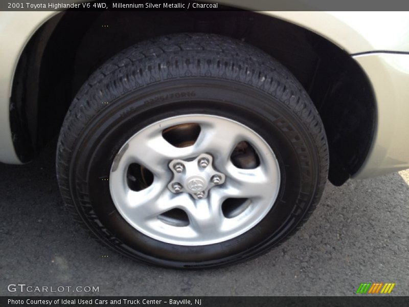 Millennium Silver Metallic / Charcoal 2001 Toyota Highlander V6 4WD