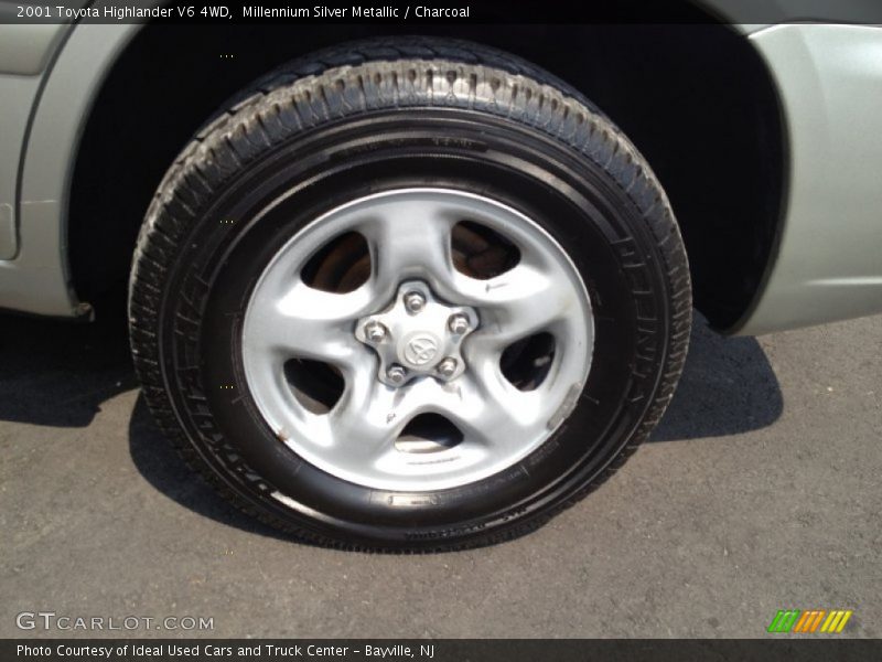 Millennium Silver Metallic / Charcoal 2001 Toyota Highlander V6 4WD