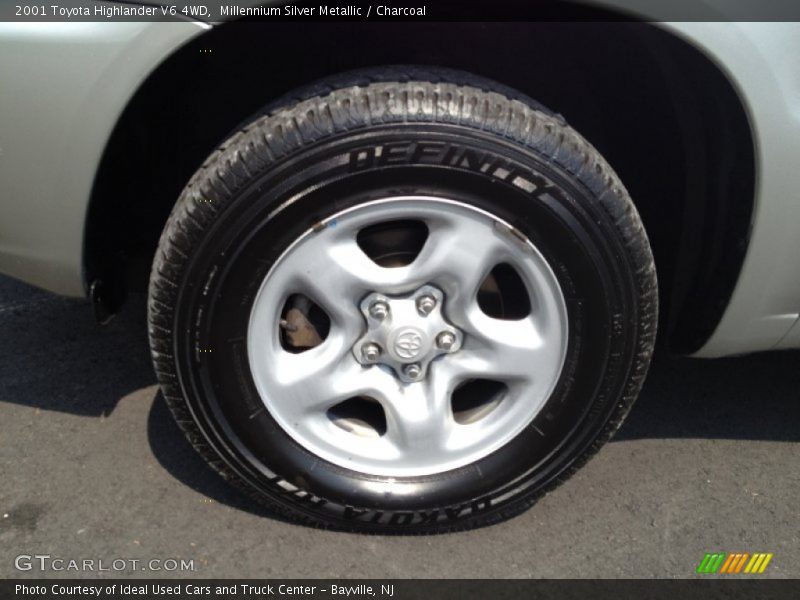 Millennium Silver Metallic / Charcoal 2001 Toyota Highlander V6 4WD