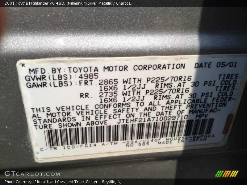 Millennium Silver Metallic / Charcoal 2001 Toyota Highlander V6 4WD