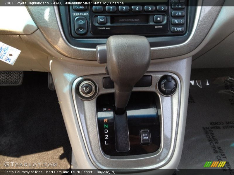 Millennium Silver Metallic / Charcoal 2001 Toyota Highlander V6 4WD