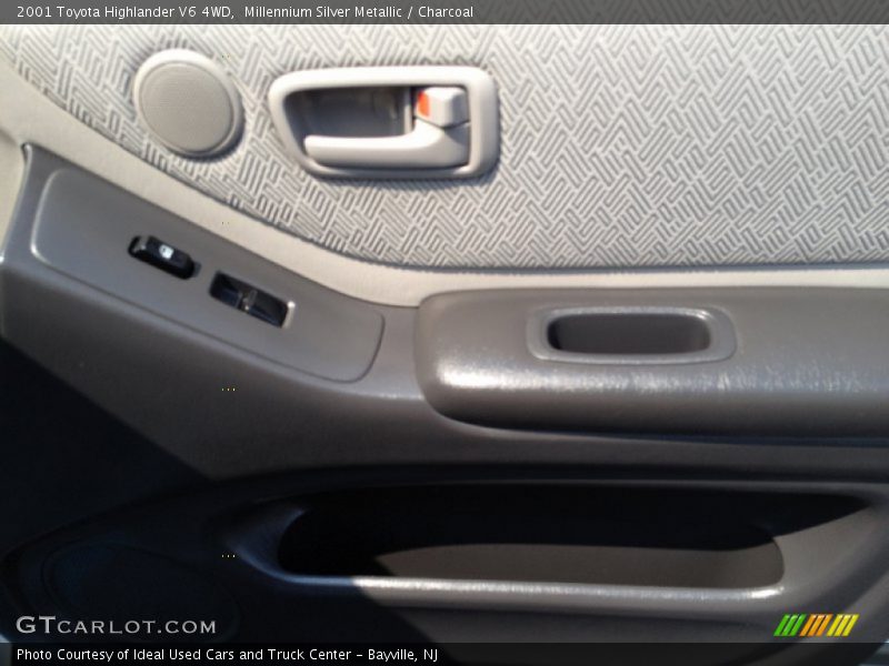 Millennium Silver Metallic / Charcoal 2001 Toyota Highlander V6 4WD