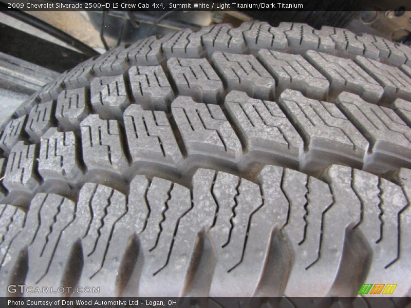 Summit White / Light Titanium/Dark Titanium 2009 Chevrolet Silverado 2500HD LS Crew Cab 4x4