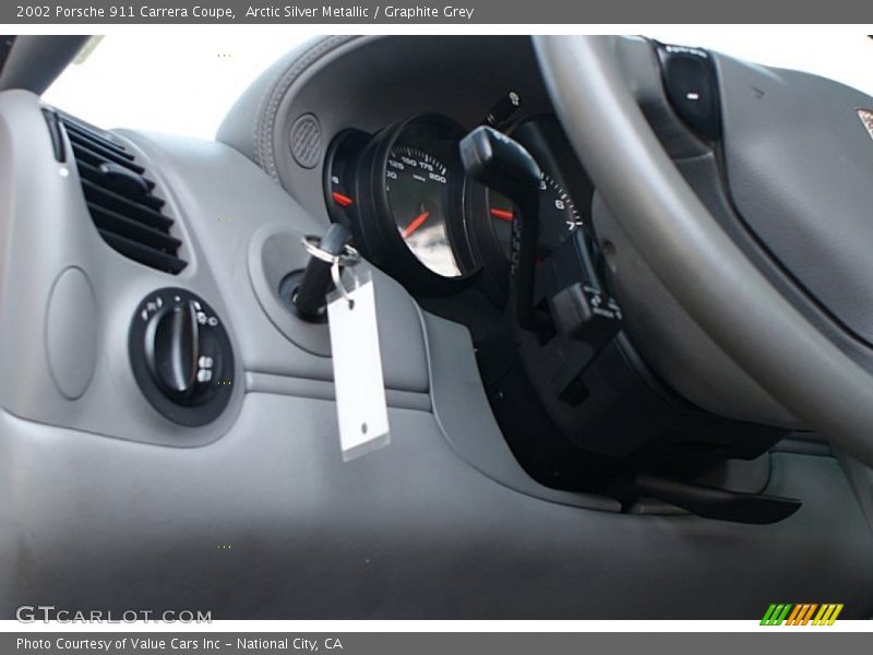 Controls of 2002 911 Carrera Coupe