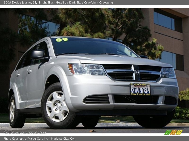 Bright Silver Metallic / Dark Slate Gray/Light Graystone 2009 Dodge Journey SE