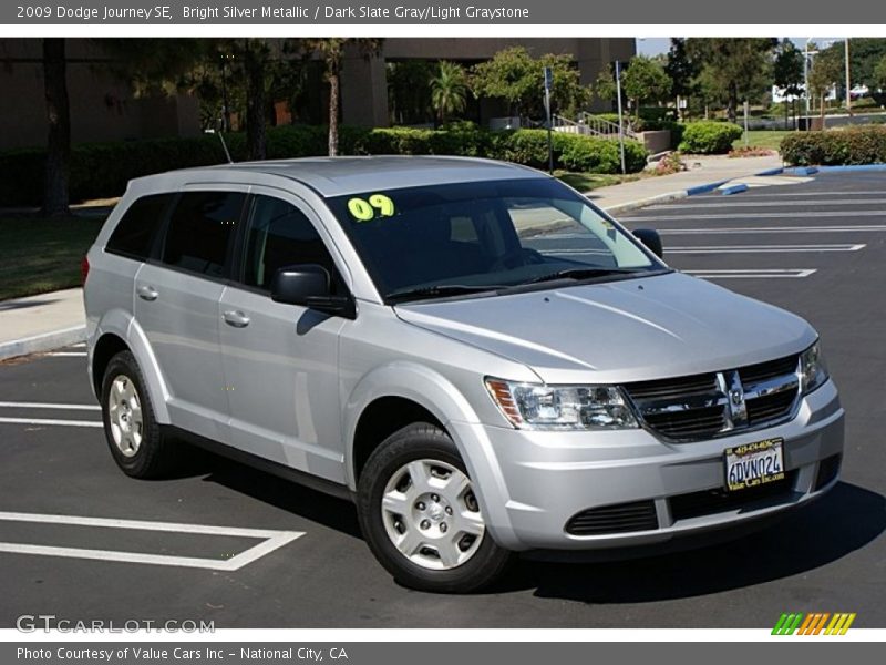 Bright Silver Metallic / Dark Slate Gray/Light Graystone 2009 Dodge Journey SE