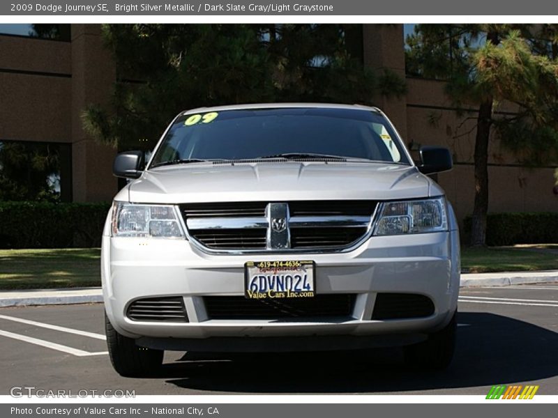 Bright Silver Metallic / Dark Slate Gray/Light Graystone 2009 Dodge Journey SE