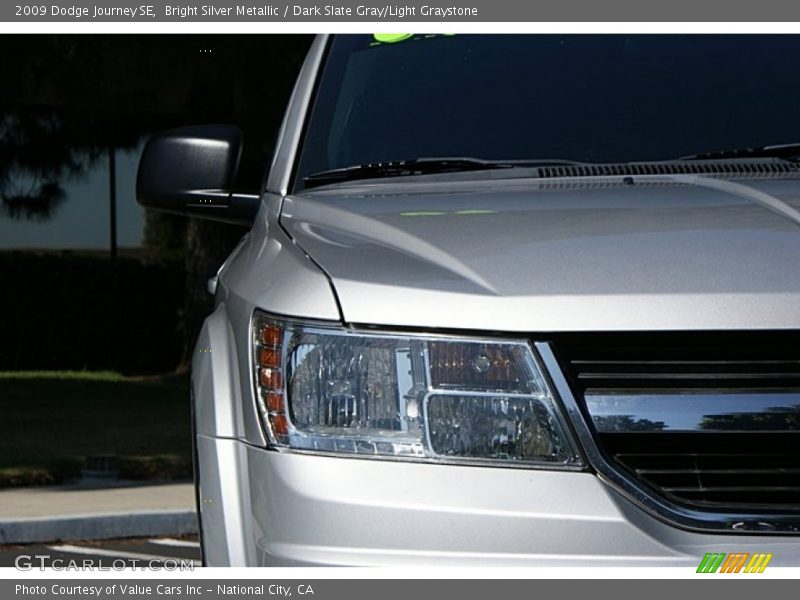 Bright Silver Metallic / Dark Slate Gray/Light Graystone 2009 Dodge Journey SE