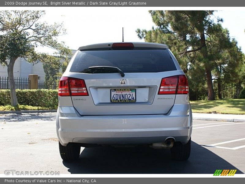 Bright Silver Metallic / Dark Slate Gray/Light Graystone 2009 Dodge Journey SE