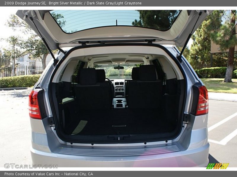 Bright Silver Metallic / Dark Slate Gray/Light Graystone 2009 Dodge Journey SE