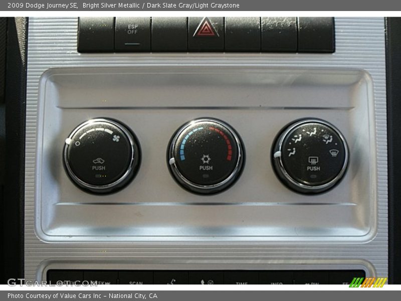 Bright Silver Metallic / Dark Slate Gray/Light Graystone 2009 Dodge Journey SE