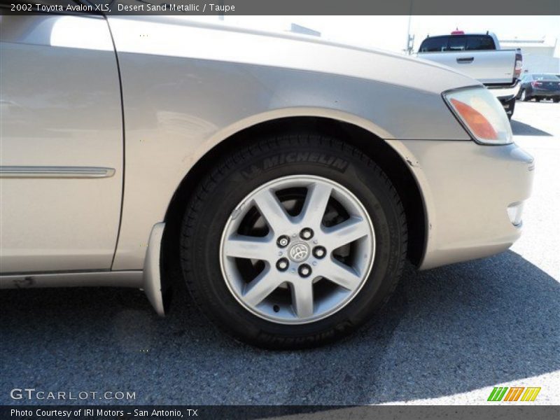 Desert Sand Metallic / Taupe 2002 Toyota Avalon XLS