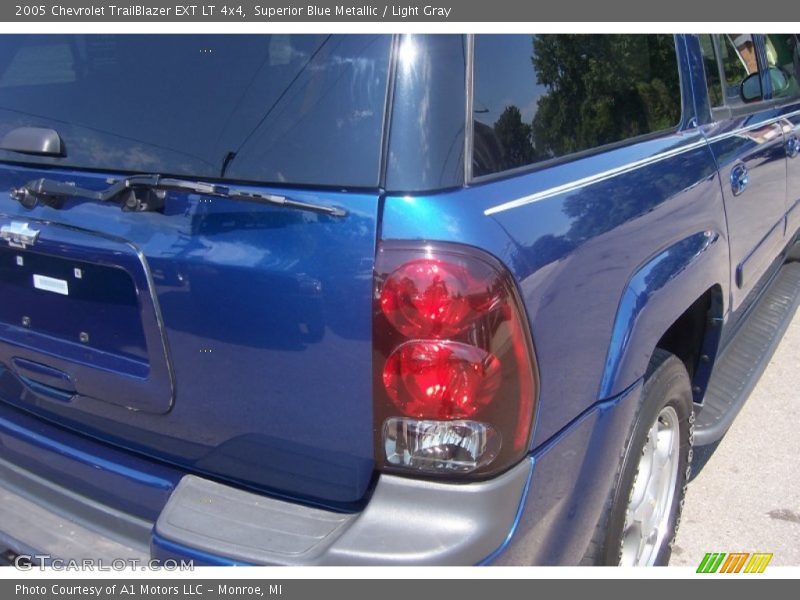 Superior Blue Metallic / Light Gray 2005 Chevrolet TrailBlazer EXT LT 4x4