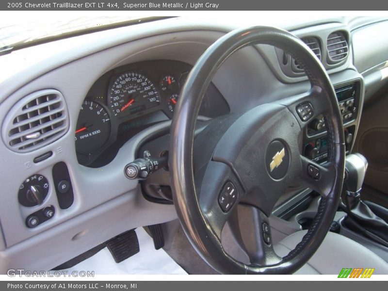 Superior Blue Metallic / Light Gray 2005 Chevrolet TrailBlazer EXT LT 4x4