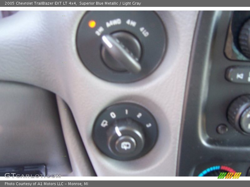 Superior Blue Metallic / Light Gray 2005 Chevrolet TrailBlazer EXT LT 4x4